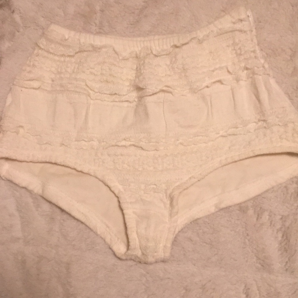 Lacey booty shorts